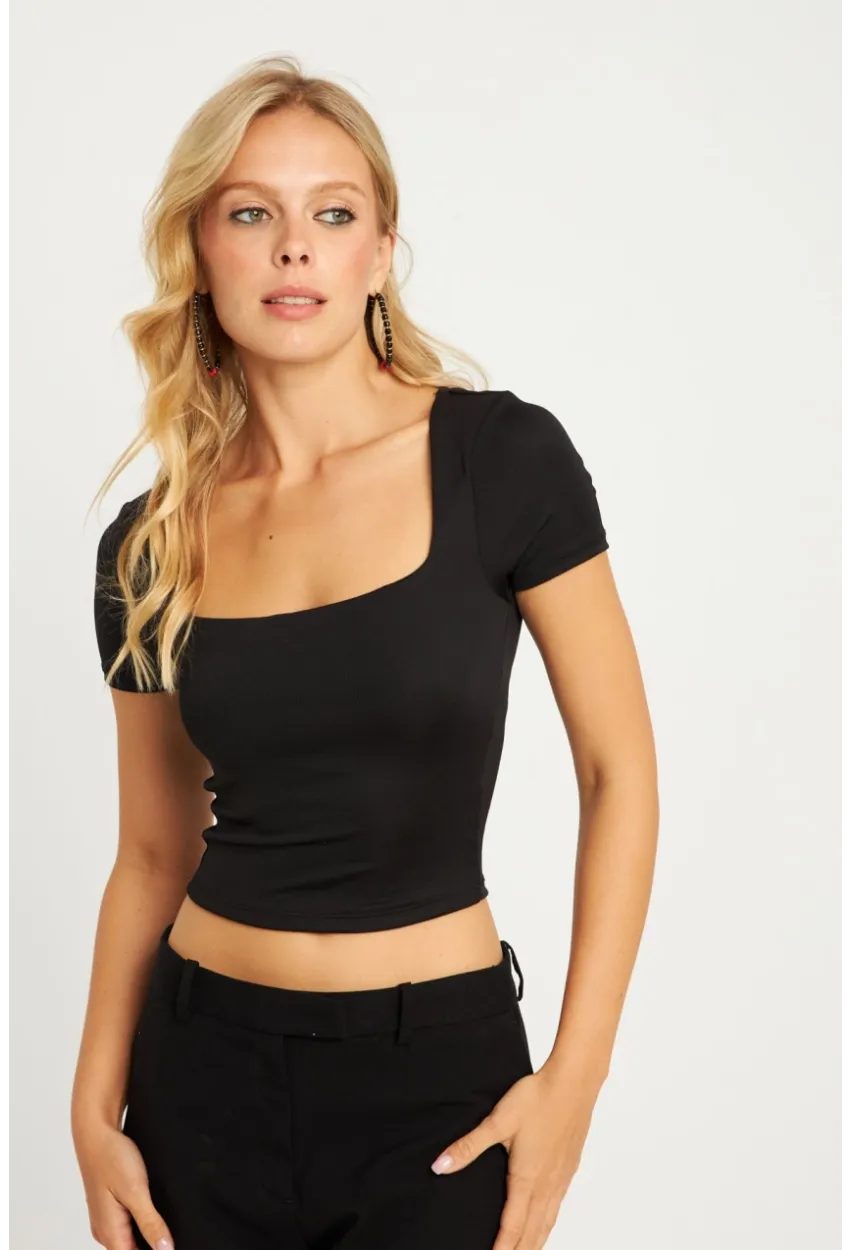 Kadın Siyah Kare Yaka Bluz AYD338