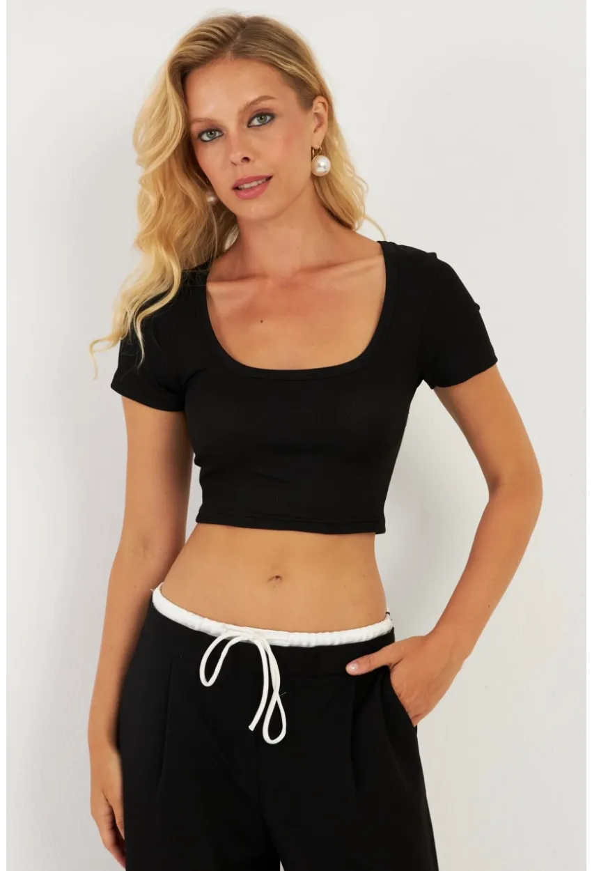 Kadın Siyah Kare Yaka Crop Bluz CG360