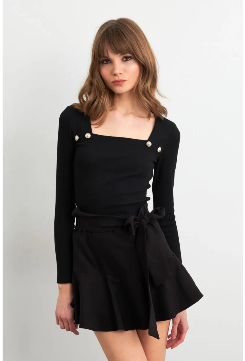 Kadın Siyah Kare Yaka Düğme Detaylı Bluz TF49