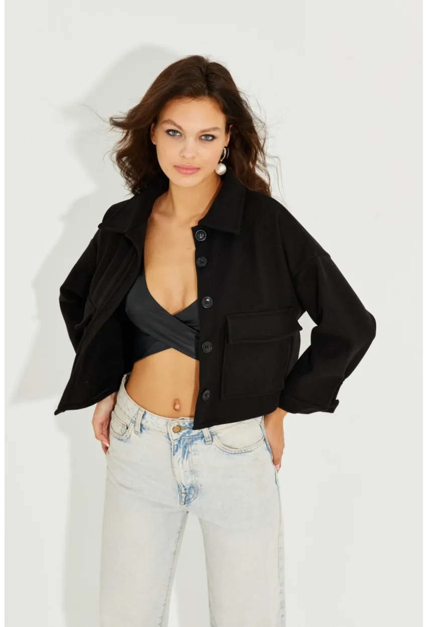 Kadın Siyah Kaşe Cepli Kısa Ceket PP2444