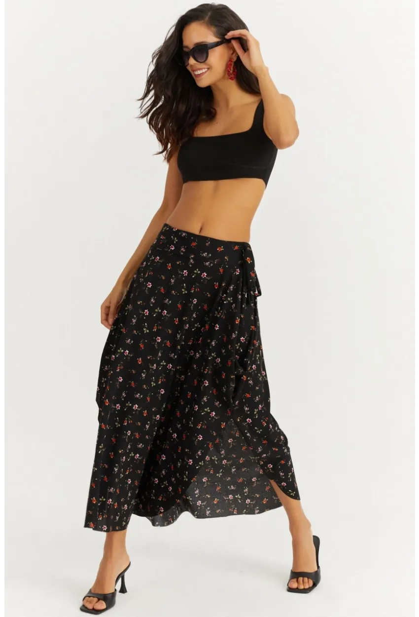 Kadın Siyah-Kırmızı Çiçekli Asimetrik Etek LV81