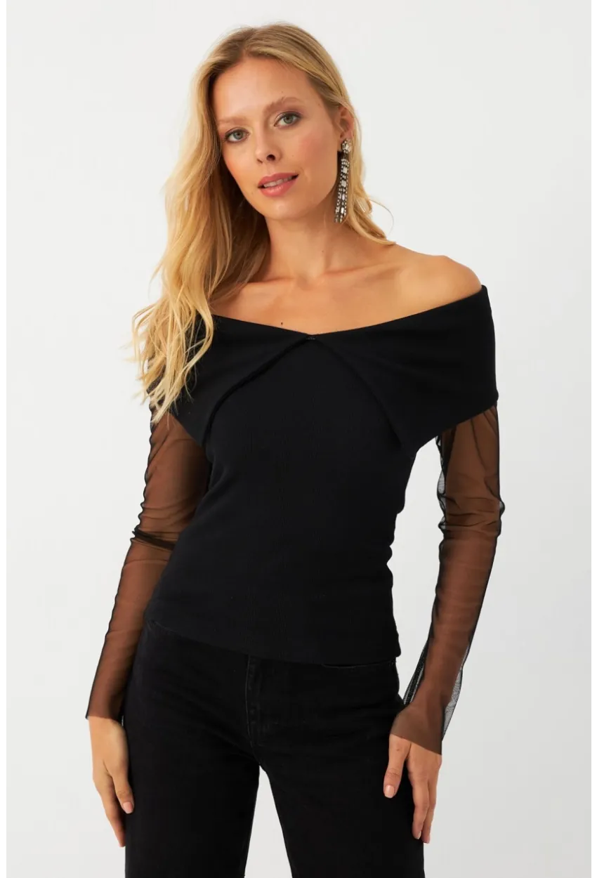 Kadın Siyah Kolları Tül Kaşkorse Bluz EY3001