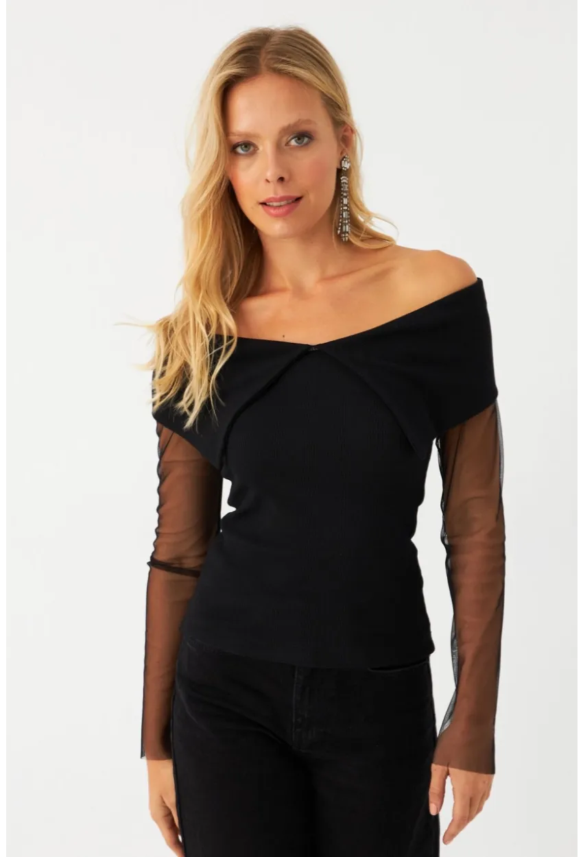 Kadın Siyah Kolları Tül Kaşkorse Bluz EY3001