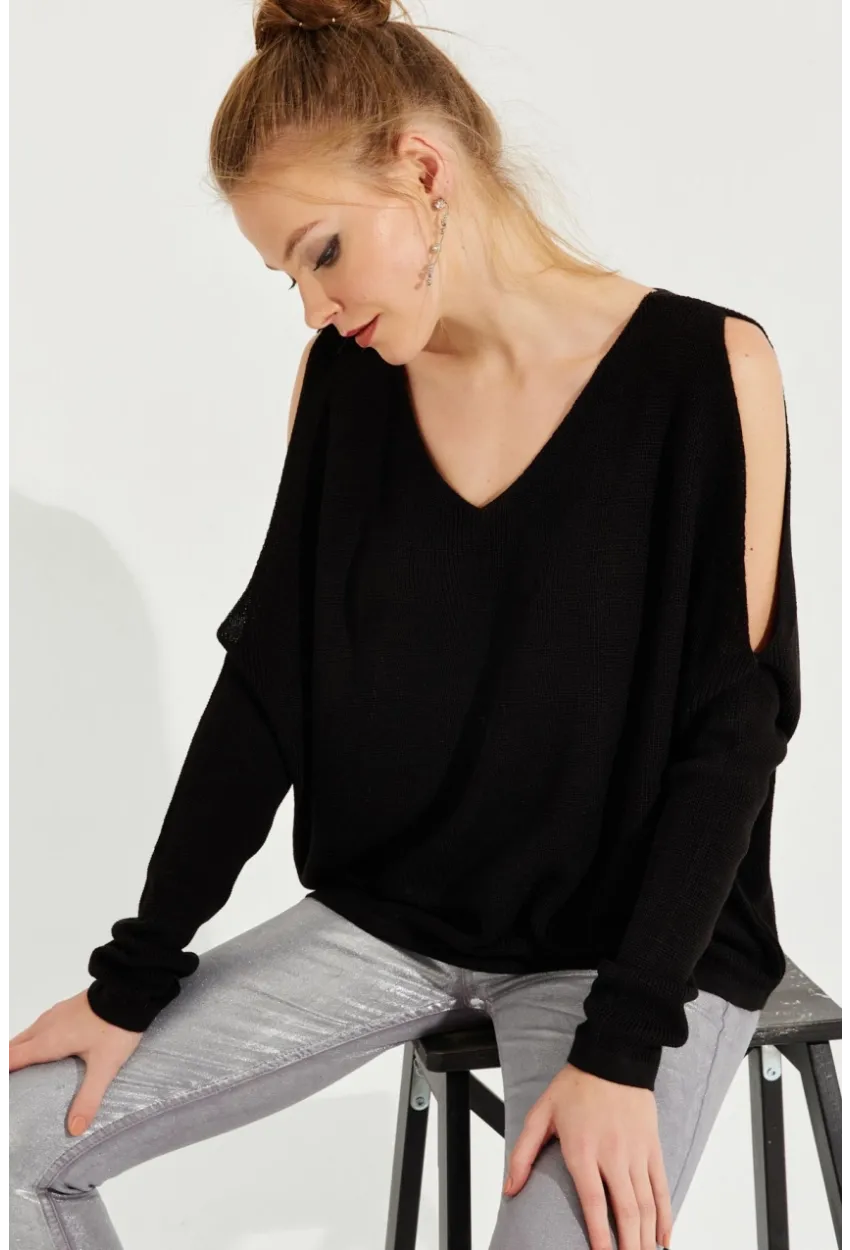 Kadın Siyah Kolu Yırtmaçlı Triko Bluz SMT221
