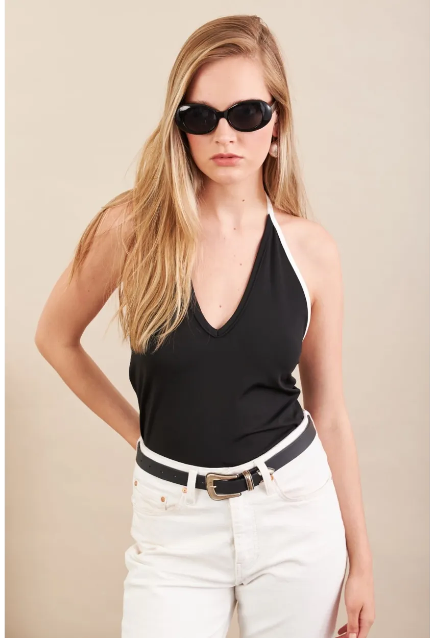 Kadın Siyah Kontrast Biyeli V Yaka Bluz EY3103