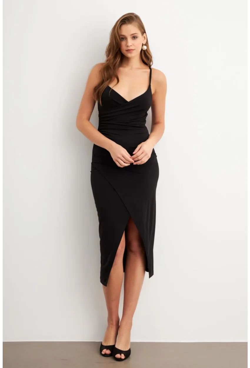 Kadın Siyah Kruvaze Büzgülü Midi Elbise UG712