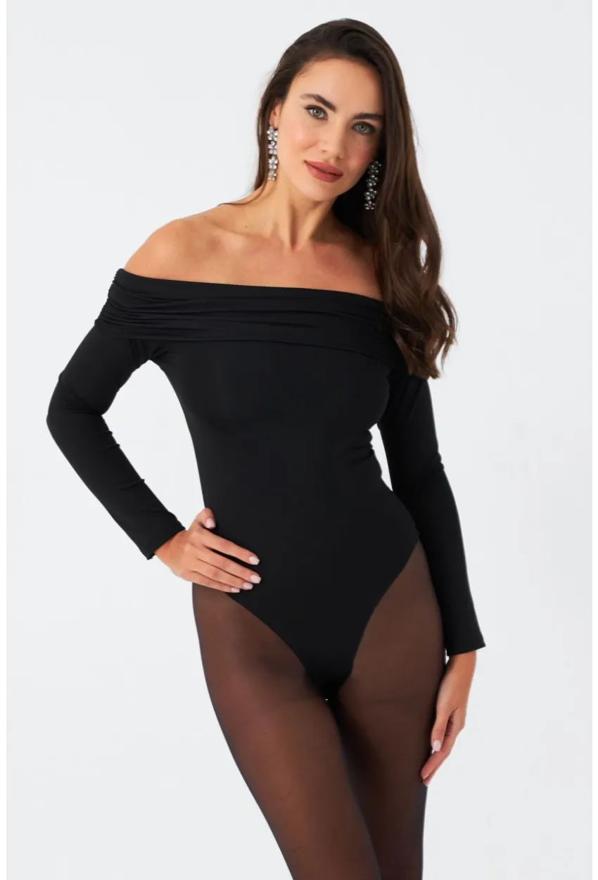 Kadın Siyah Madonna Yaka Çıtçıtlı Body CG388