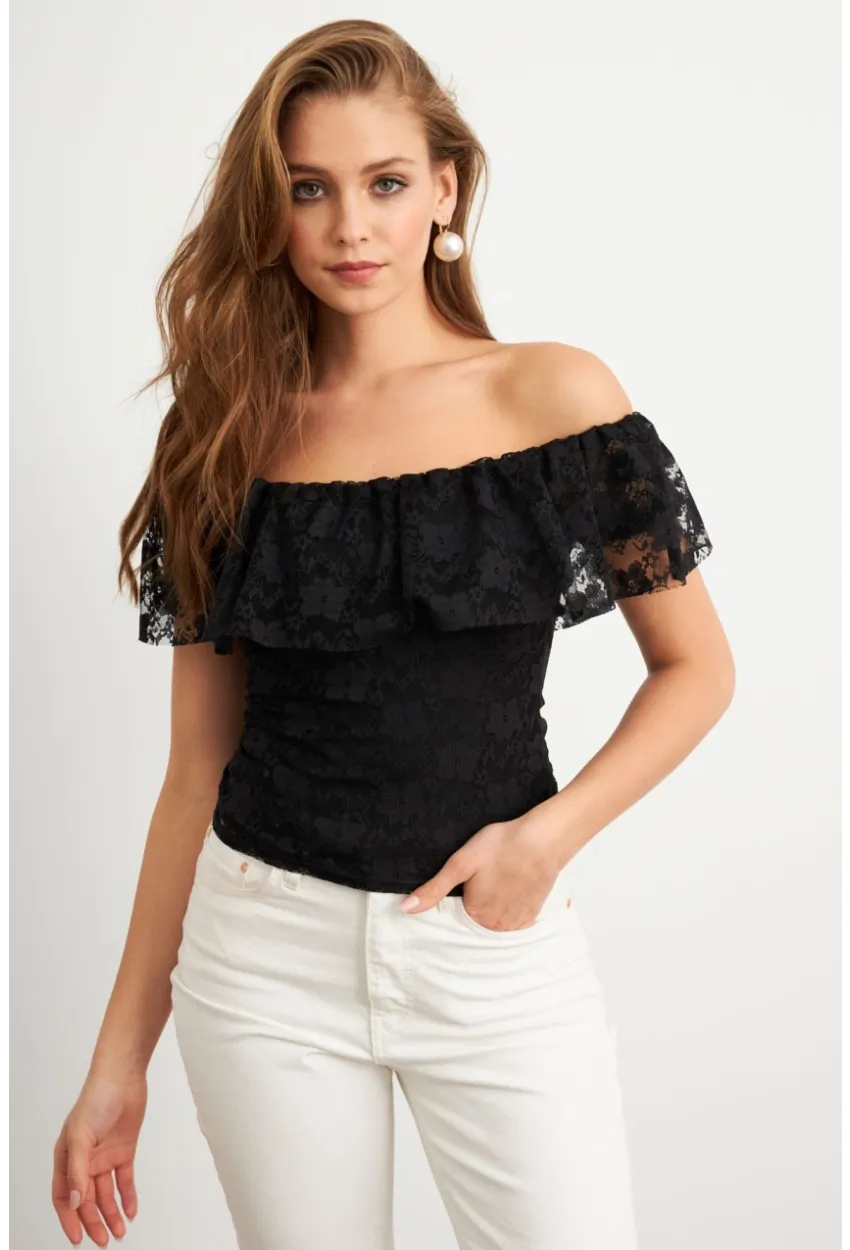 Kadın Siyah Madonna Yaka Dantel Bluz MTK13549