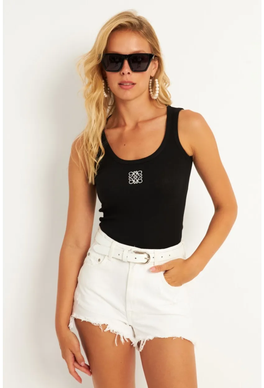 Kadın Siyah Nakışlı Kaşkorse Bluz MK17