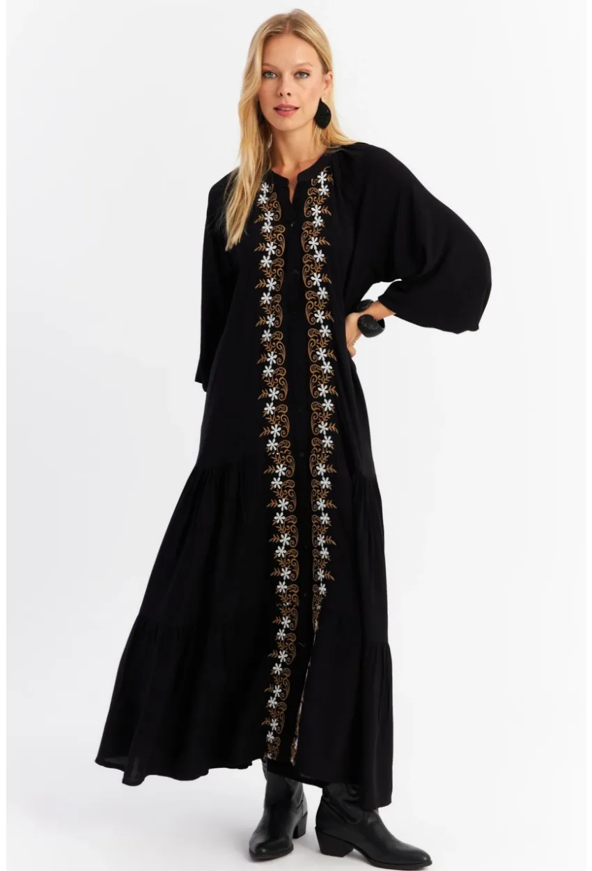 Kadın Siyah Nakışlı Volanlı Maxi Elbise MALO8