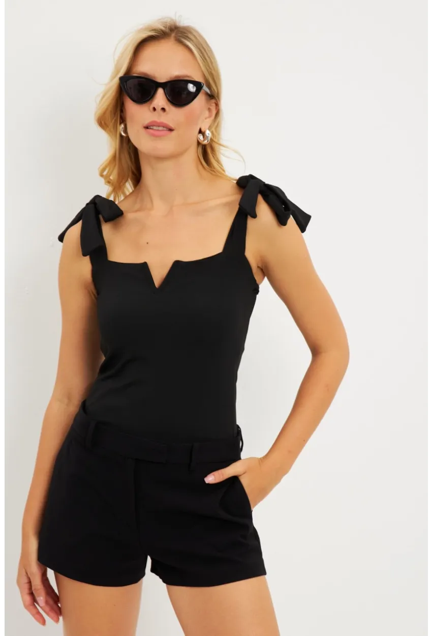 Kadın Siyah Omuz Bağlamalı Bluz EY2795