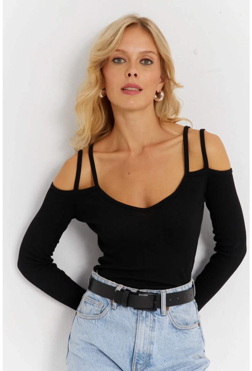 Kadın Siyah Omuzları Açık Kaşkorse Bluz EY2889
