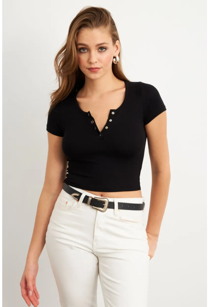 Kadın Siyah Önü Düğmeli Basic T-Shirt TOP07