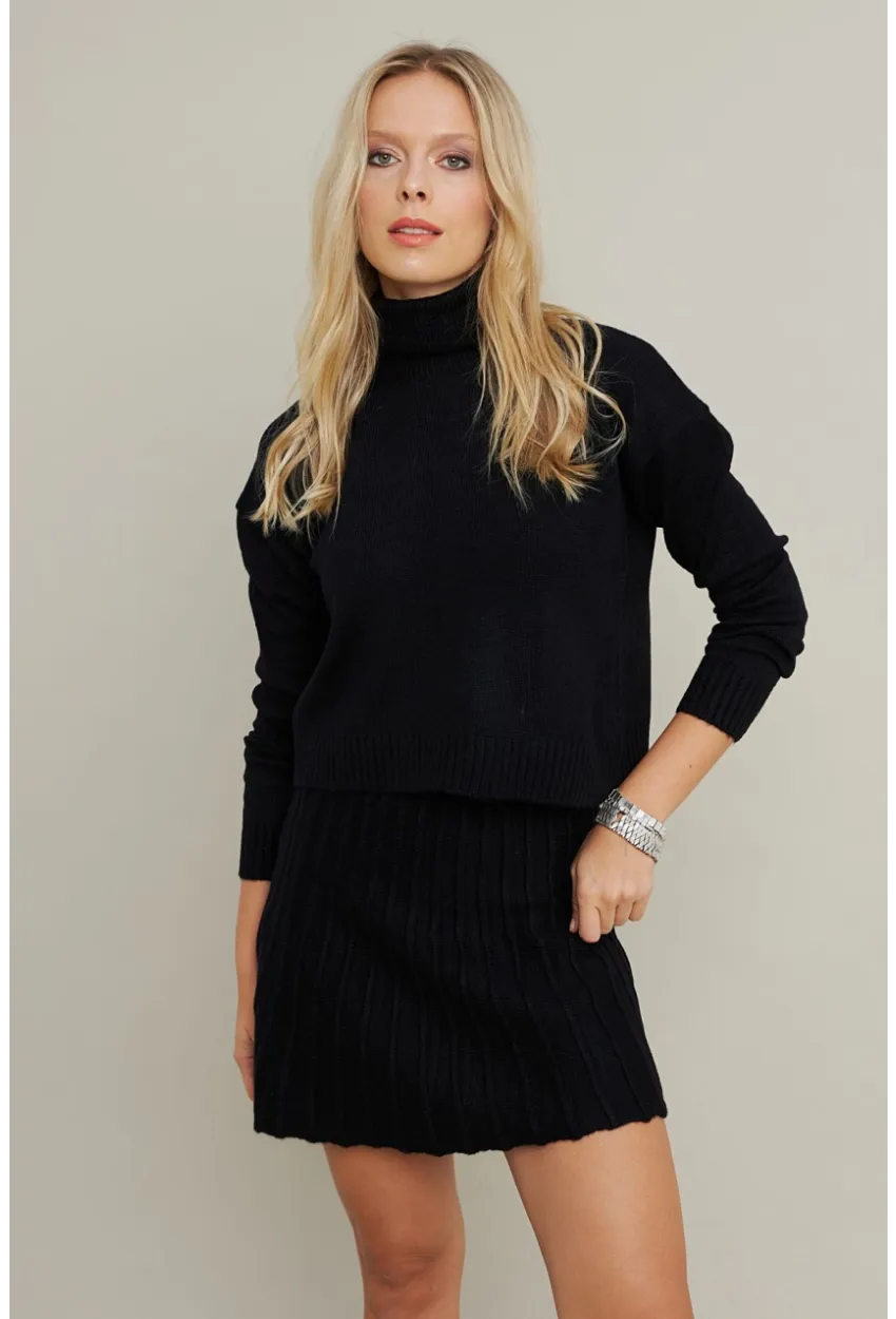 Kadın Siyah Pileli Etekli Alt Üst Takım ELT164