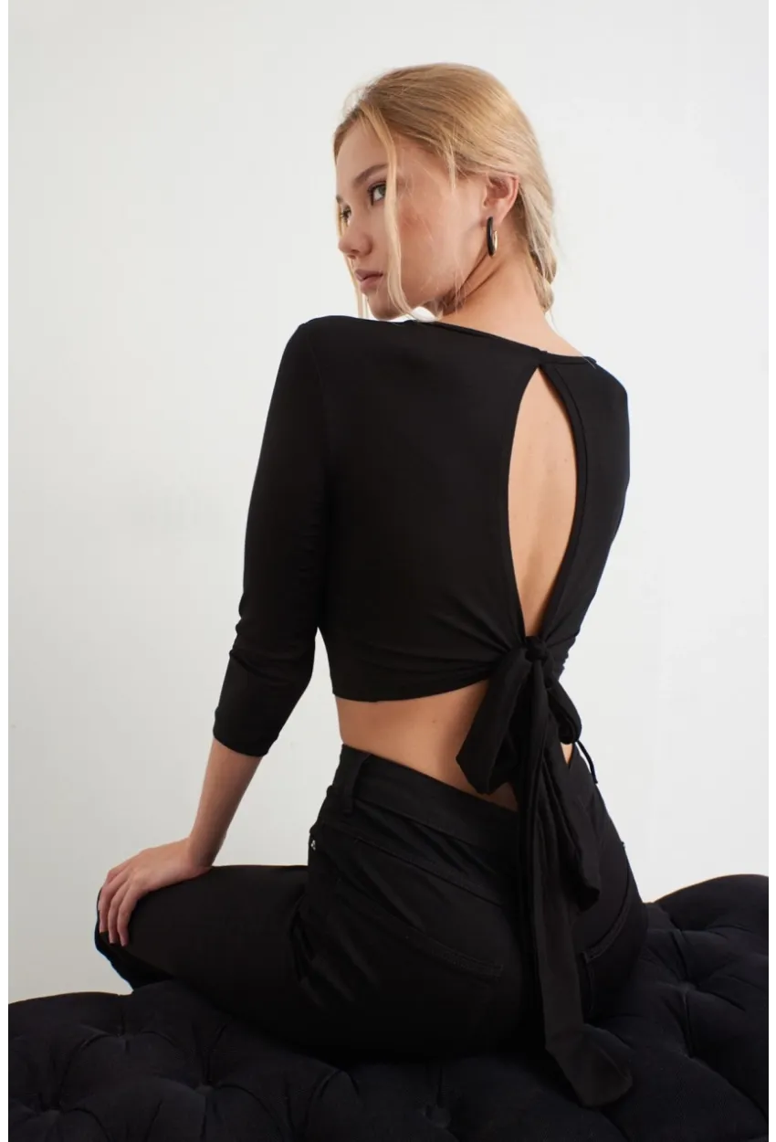 Kadın Siyah Sırt Dekolteli Bağlamalı Crop Bluz EY1037