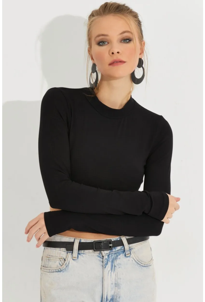 Kadın Siyah Sırtı Açık Crop Bluz B3072