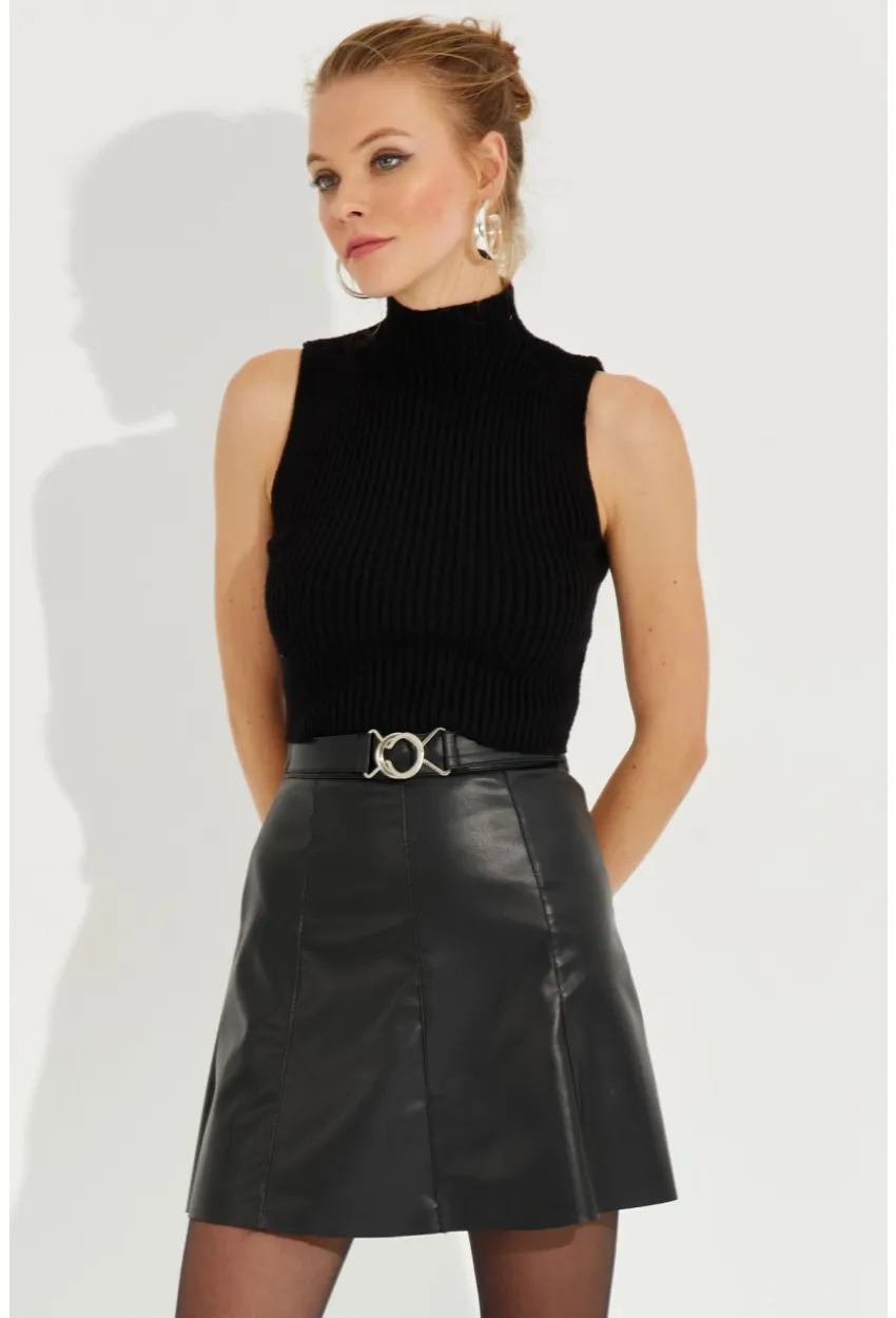 Kadın Siyah Tokalı Suni Deri Mini Etek ELA104