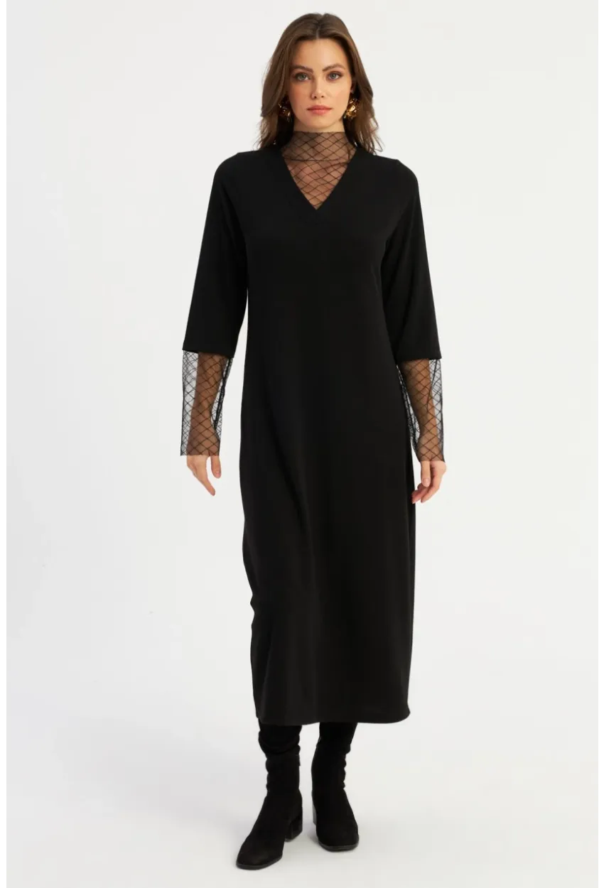 Kadın Siyah Tül Detaylı V Yaka Midi Elbise MBK55