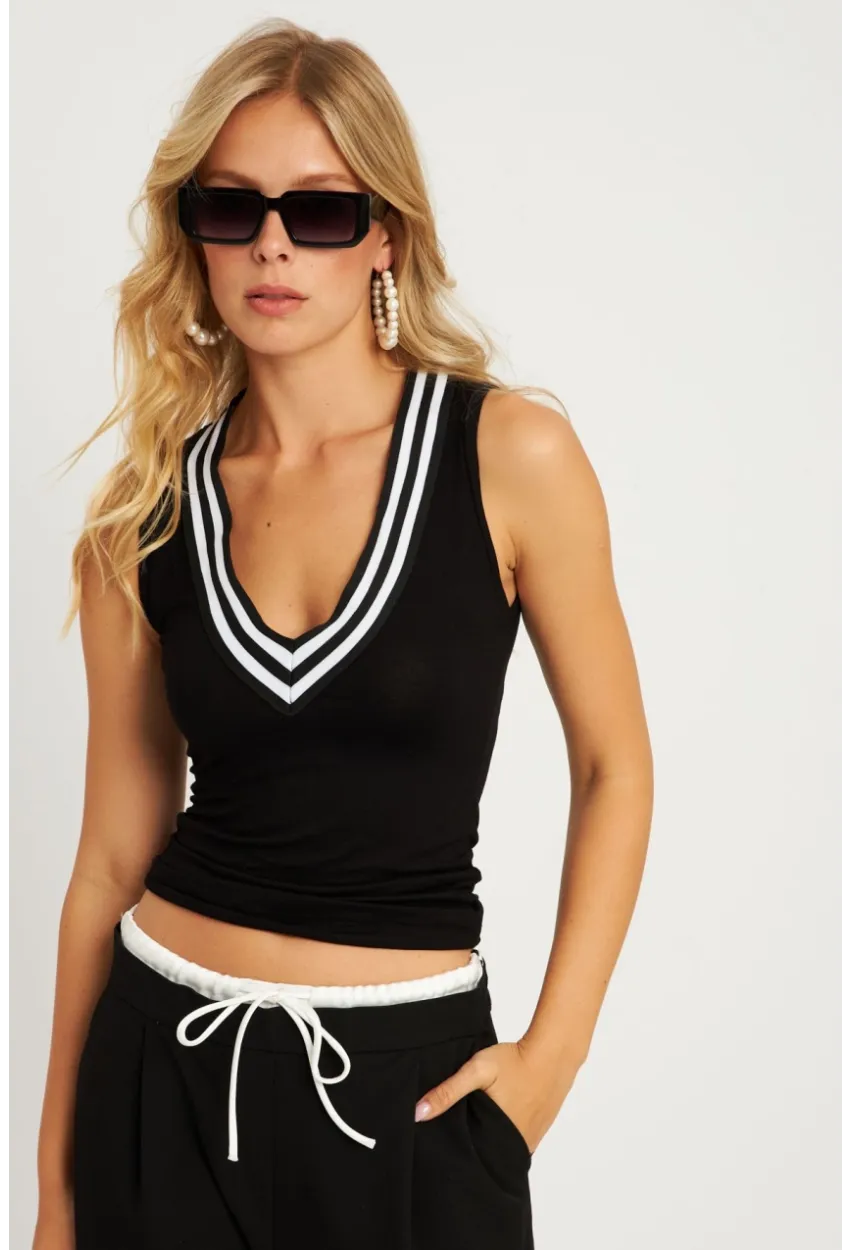 Kadın Siyah V Yaka Bantlı Bluz EY2838