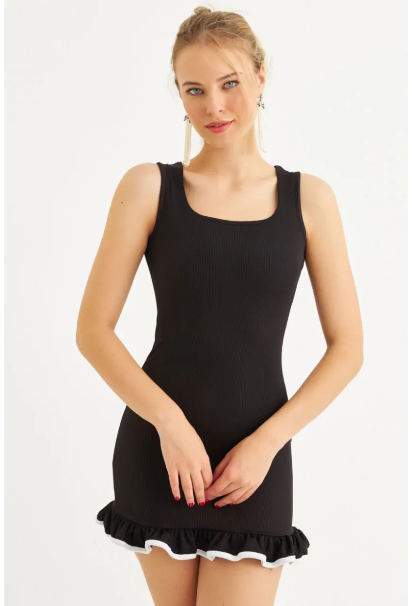 Kadın Siyah Volanlı Kare Yaka Mini Elbise FRY2297