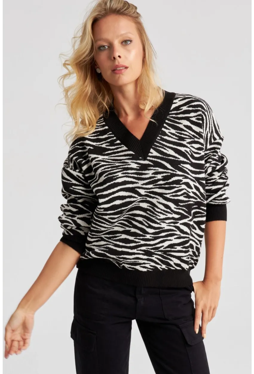 Kadın Siyah Zebra Desenli Triko Kazak YZ521