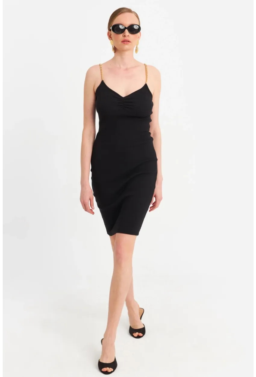 Kadın Siyah Zincir Askılı Kaşkorse Midi Elbise UR204