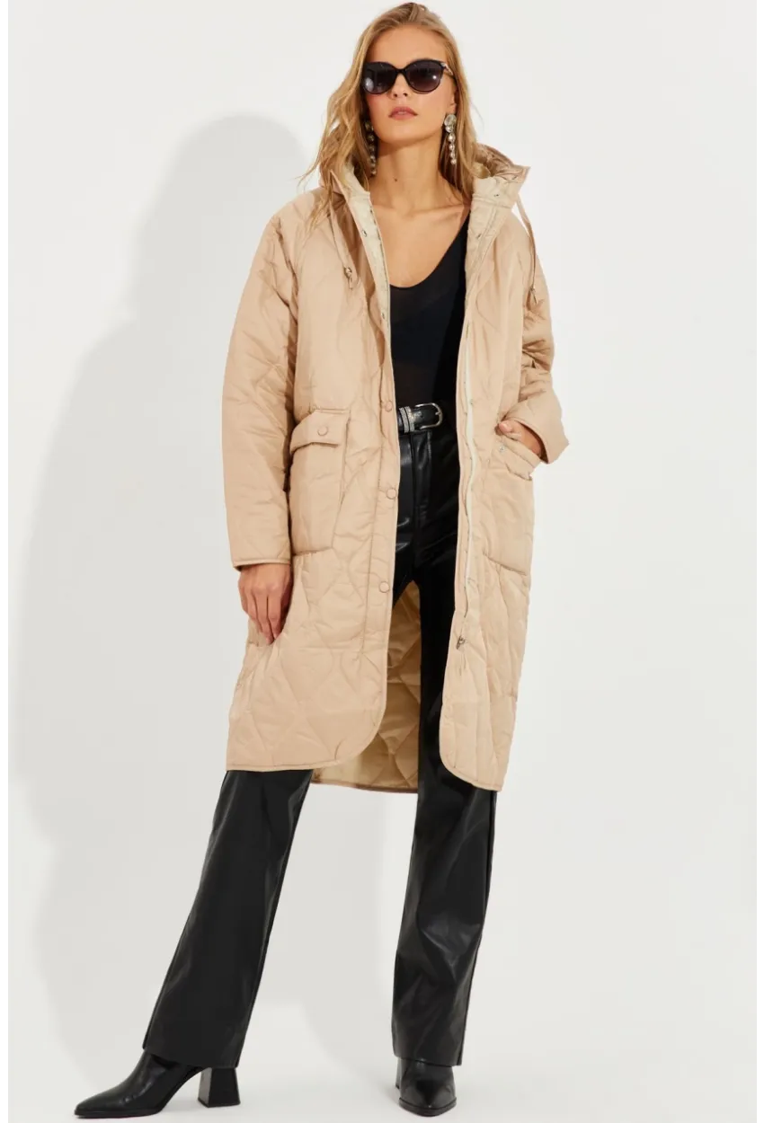 Kadın Vanilya Kapitone Fermuarlı Kapüşonlu Mont QRS8245