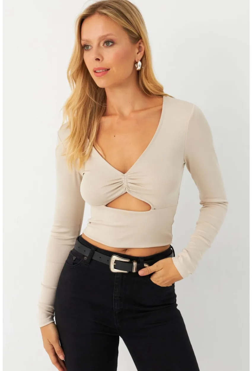 Kadın Vanilya Önü Pencereli Crop Bluz AYD393