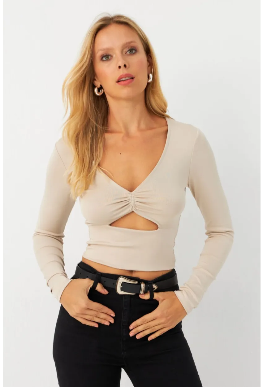 Kadın Vanilya Önü Pencereli Crop Bluz AYD393