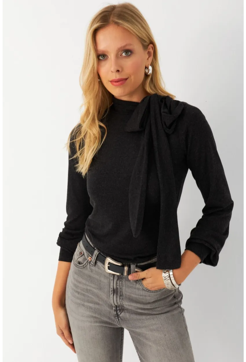 Kadın Antrasit Boyun Bağlamalı Bluz EY2993