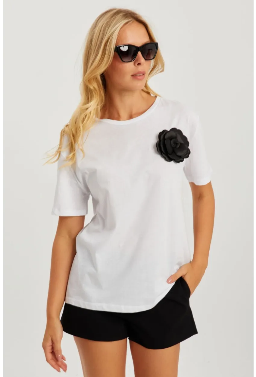 Kadın Beyaz Gül Aksesuarlı T-Shirt SF12721