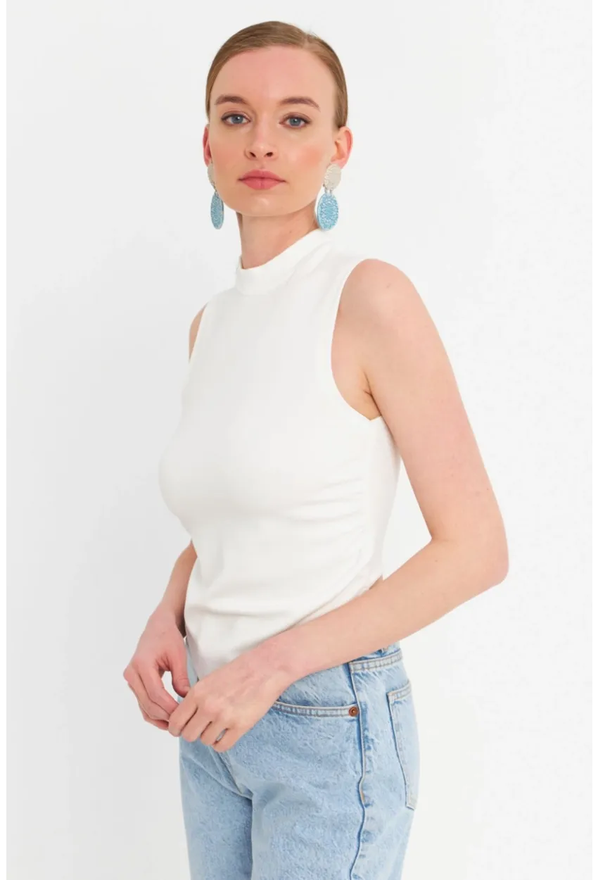 Kadın Beyaz Kolsuz Crop Bluz ZH07