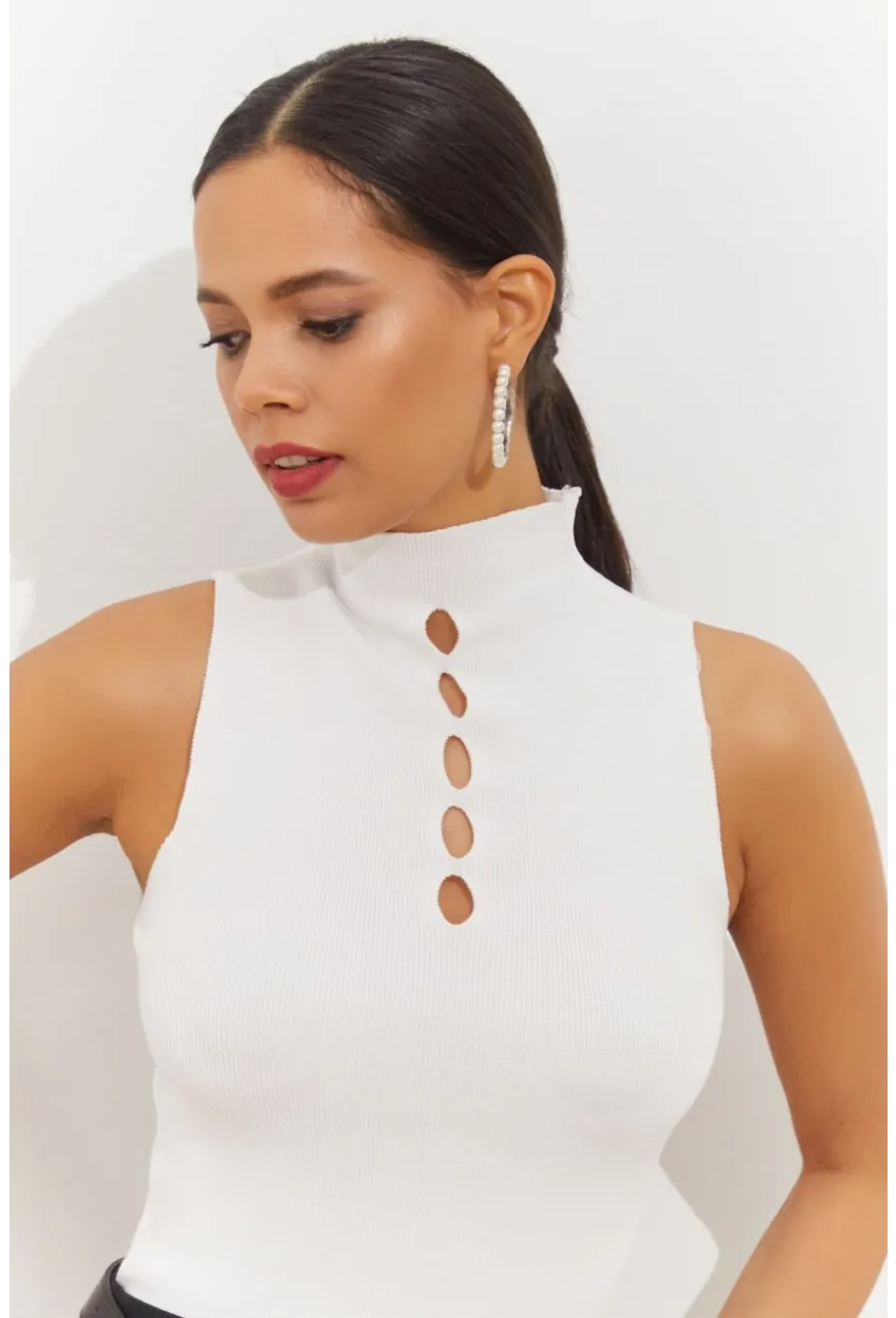 Kadın Beyaz Önü Damla Kolsuz Triko Bluz YV112