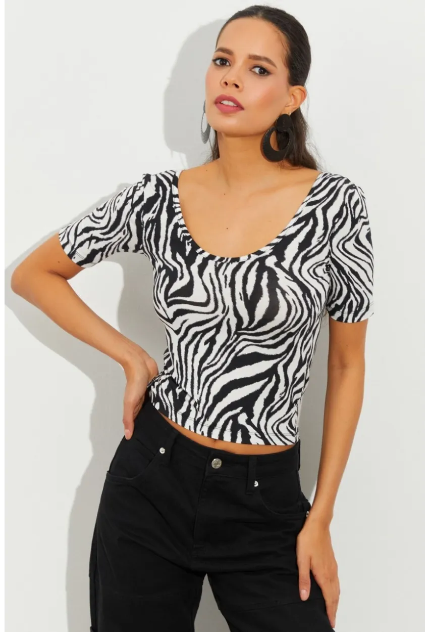 Kadın Beyaz-Siyah Zebra Desenli Bluz LPP1224