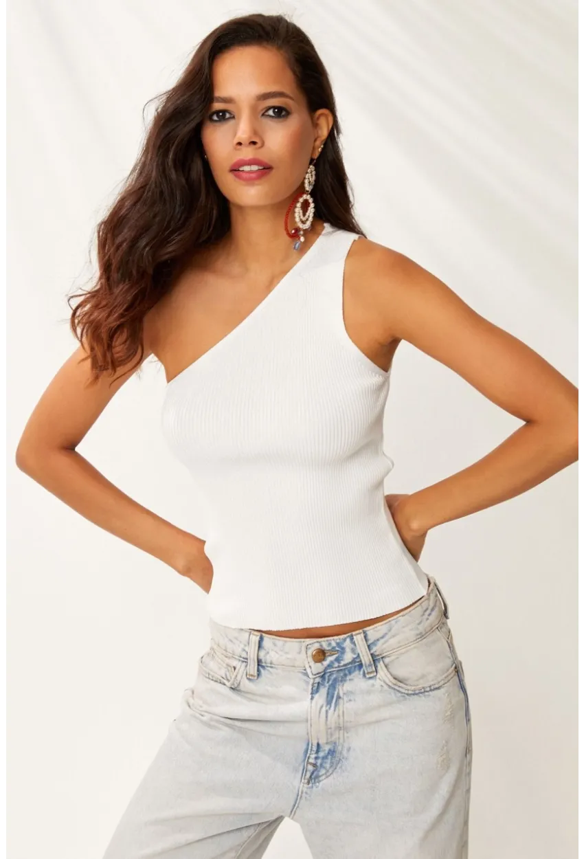 Kadın Beyaz Tek Omuz Triko Bluz YV90