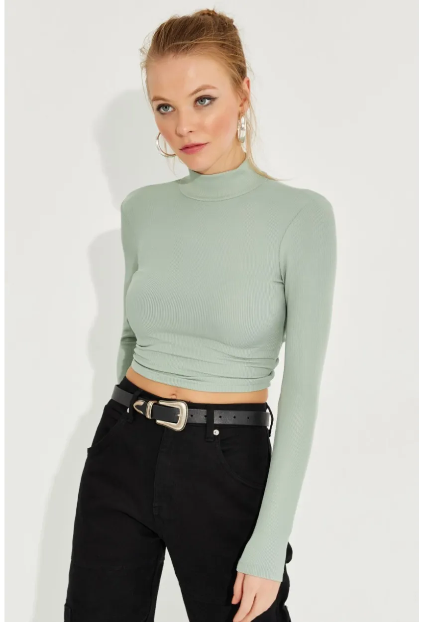 Kadın Çağla Yeşili Sırtı Düğümlü Kaşkorse Crop Bluz AYD254