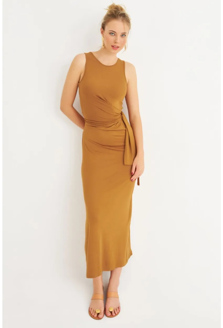 Kadın Camel Büzgülü Kolsuz Midi Elbise TF75