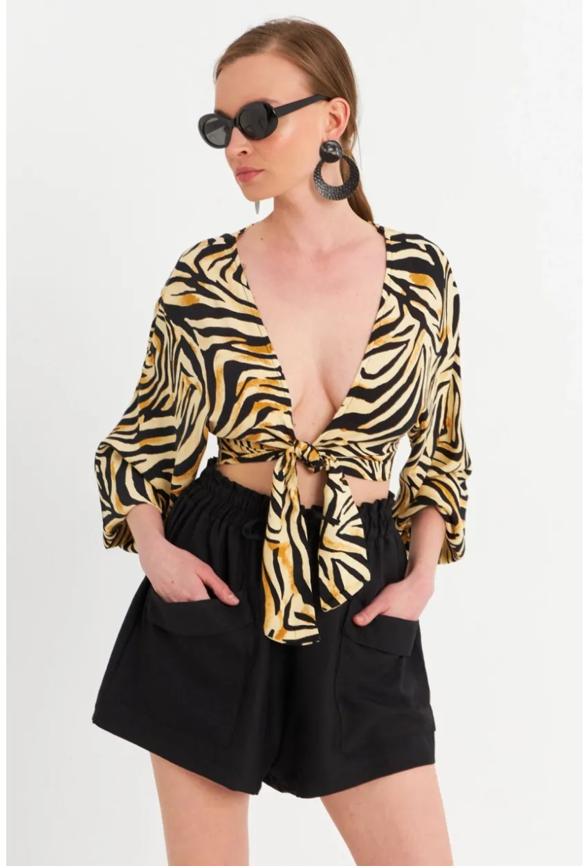 Kadın Camel-Siyah Önü Bağlamalı Crop Bluz TPG03