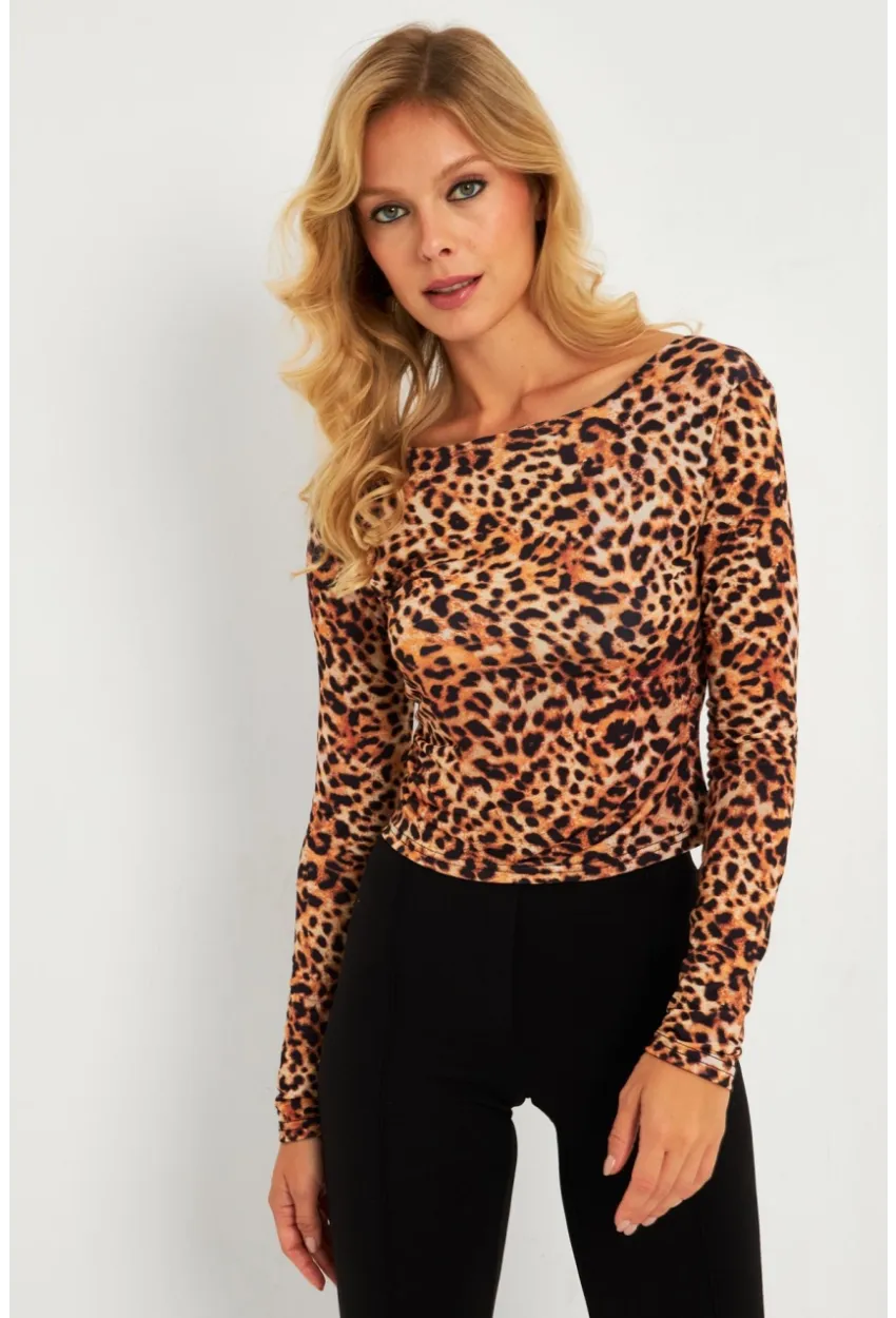 Kadın Camel-Siyah Sırtı Açık Leopar Desenli Bluz GÇ187