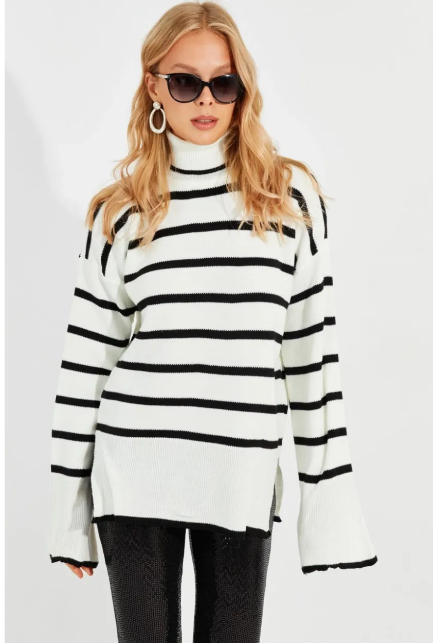 Kadın Ekru Balıkçı Yaka Çizgili Kazak Q976