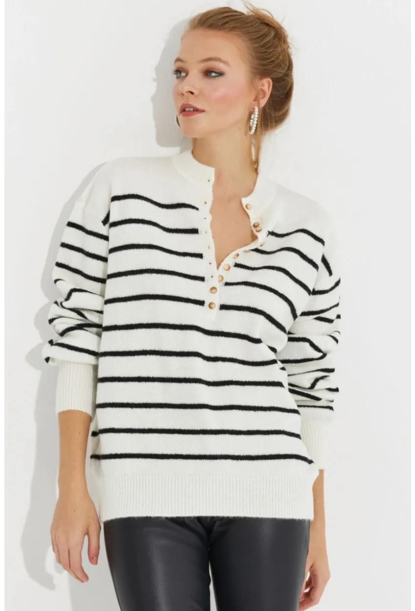 Kadın Ekru Çizgili Triko Kazak SMT219