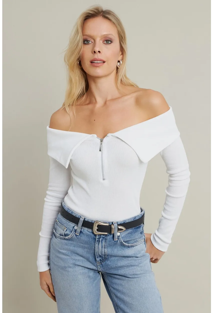 Kadın Ekru Fermuarlı Madonna Yaka Bluz EY2559