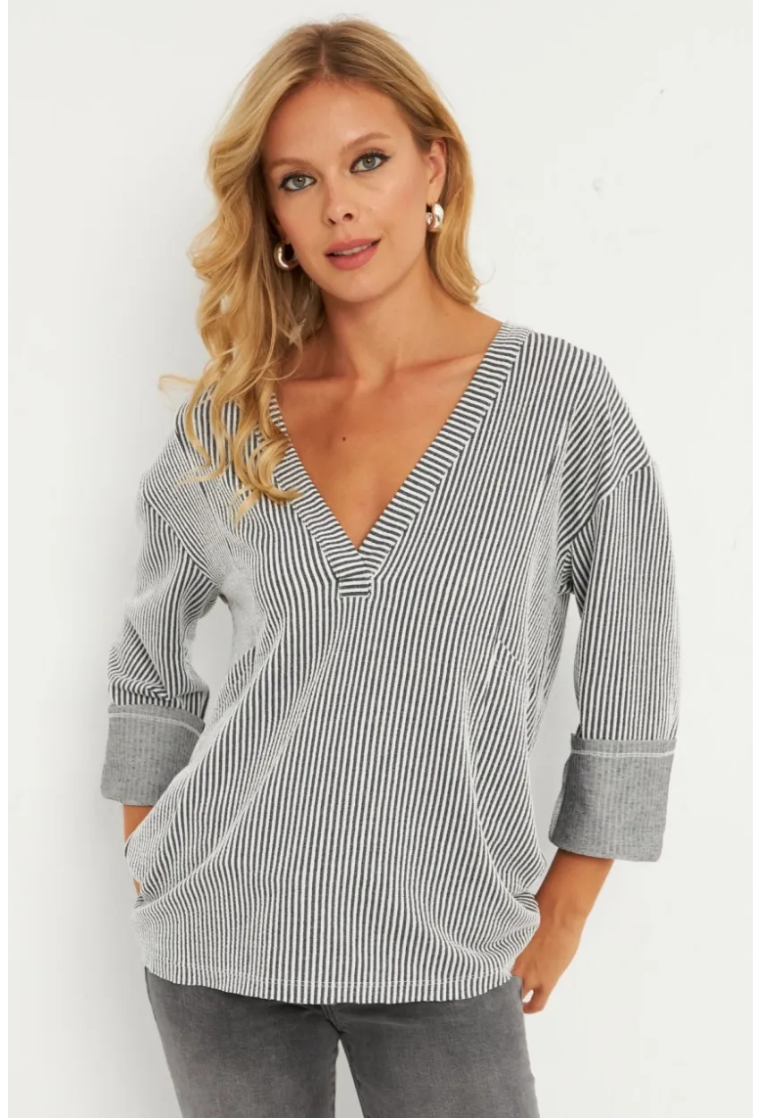 Kadın Gri Çizgili Cepli Sweatshirt TF01