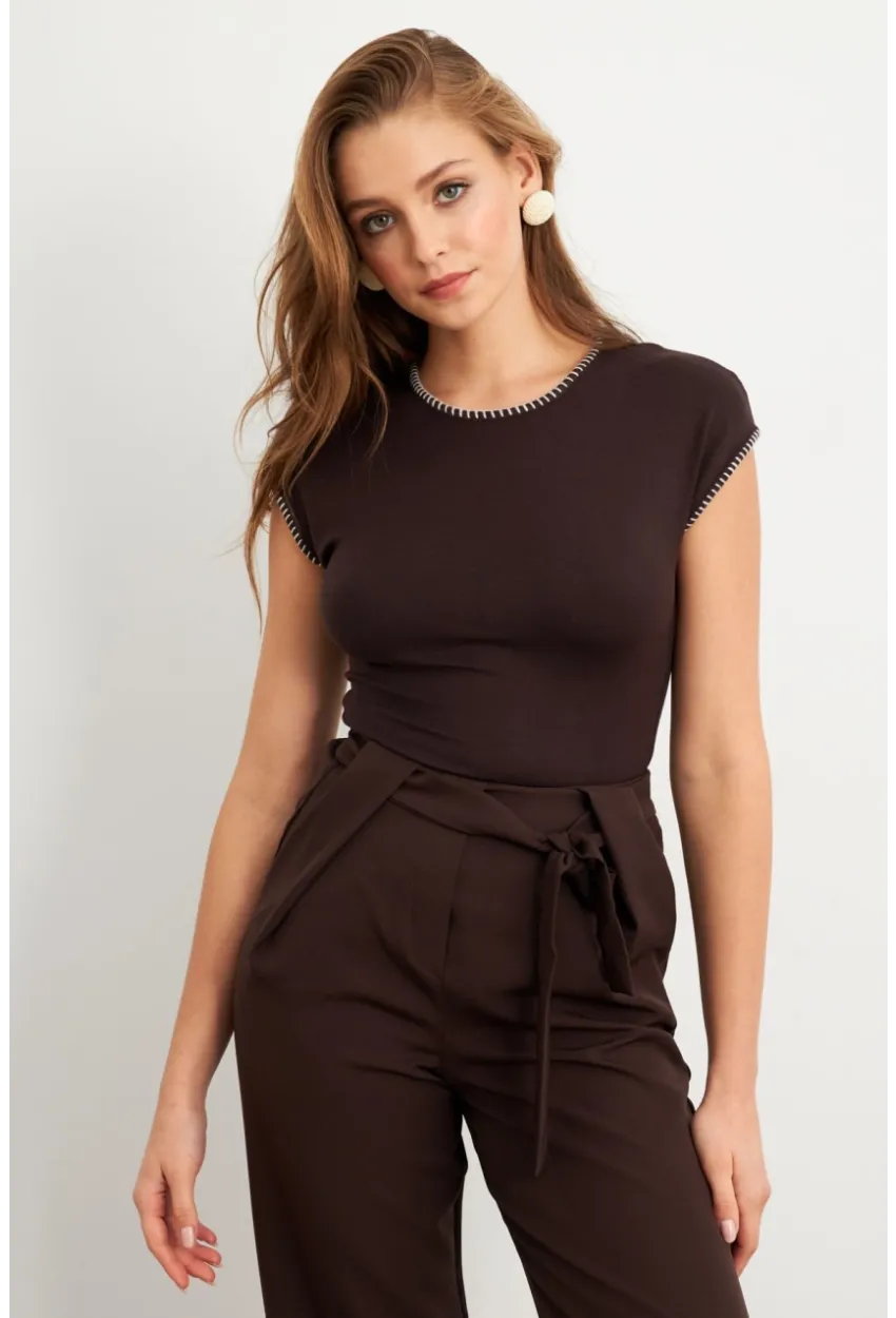 Kadın Kahverengi Kontrast Dikişli T-Shirt FLU766