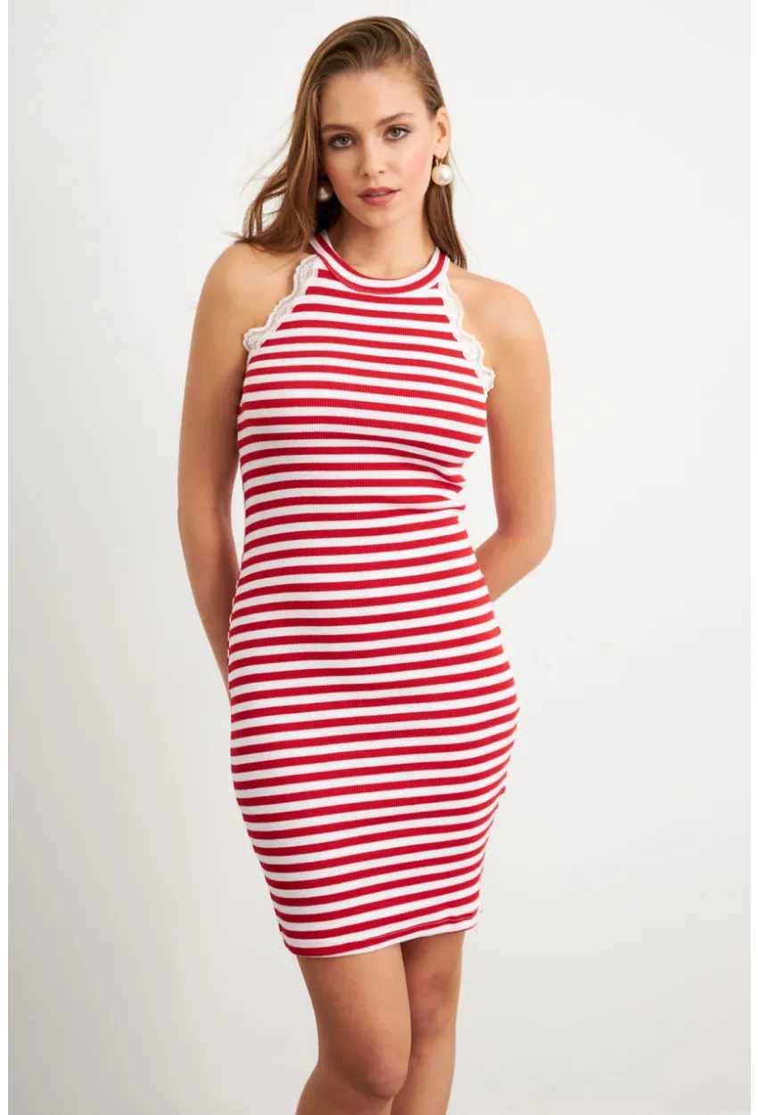 Kadın Kırmızı Dantel Detaylı Çizgili Midi Elbise MK36