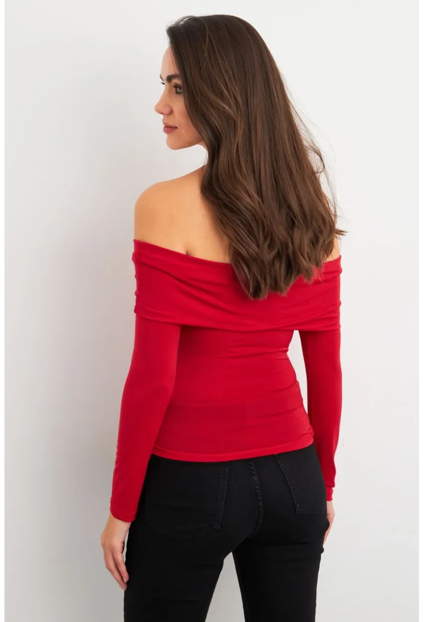 Kadın Kırmızı Halka Aksesuarlı Madonna Yaka Crop Bluz RLO3043