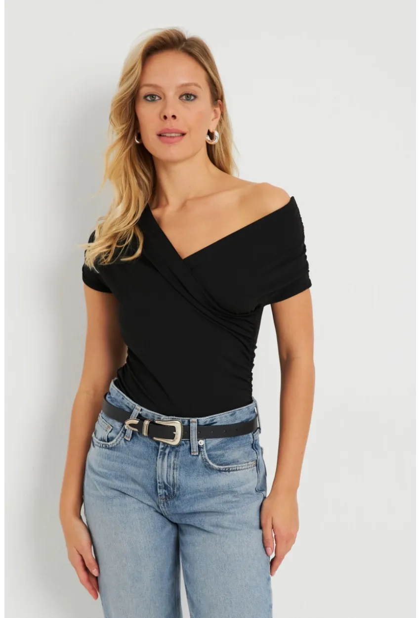 Kadın Kruvaze Büzgülü Bluz Siyah EY2725