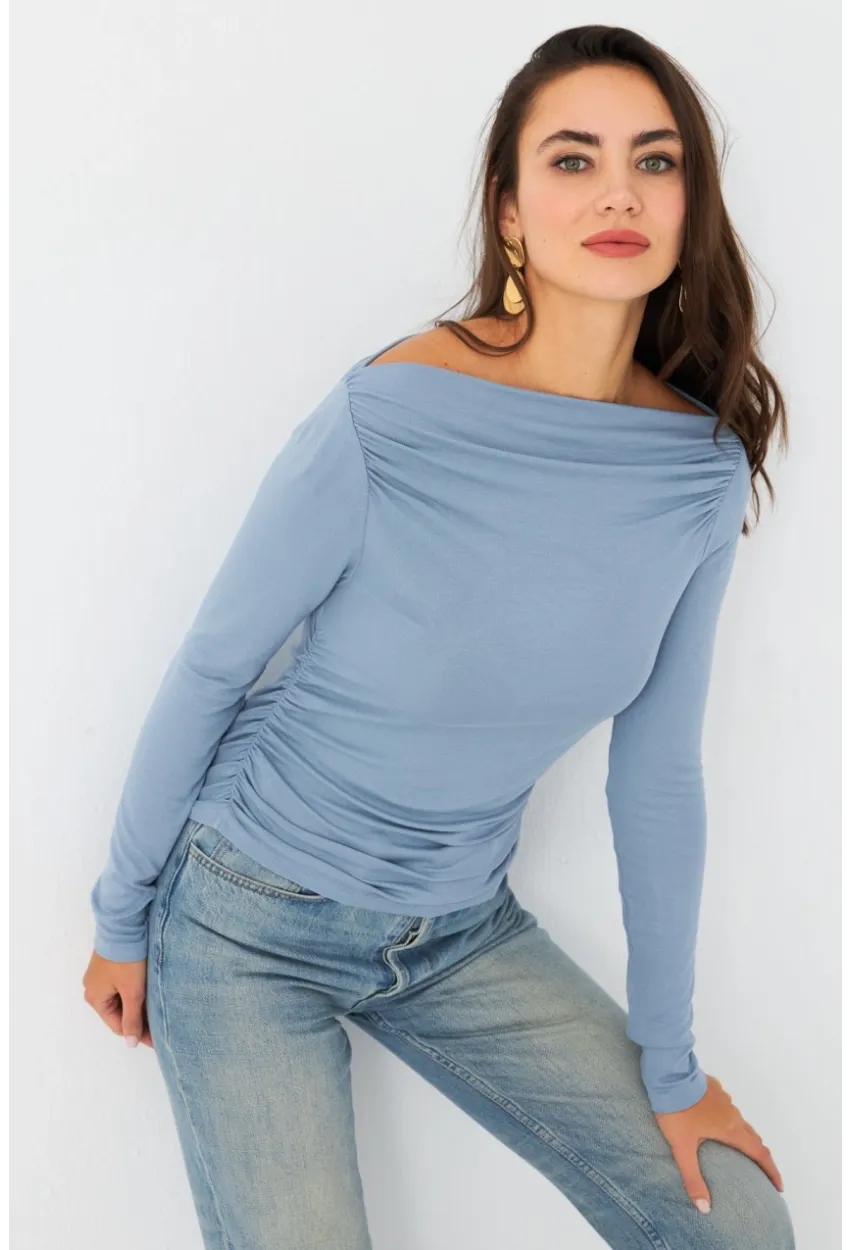 Kadın Mavi Degaje Yaka Büzgülü Bluz AYD386
