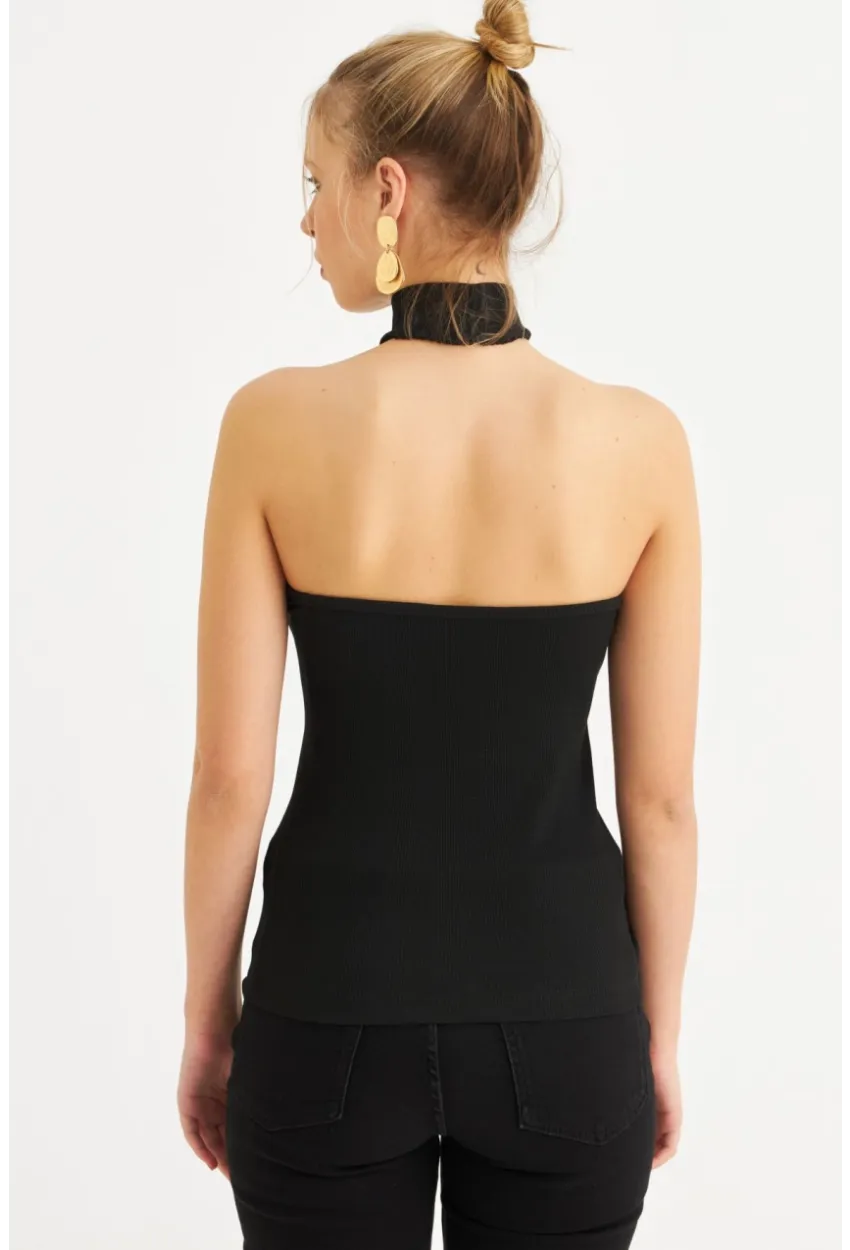 Kadın Siyah Aksesuar Detaylı Kaşkorse Bluz EY3084