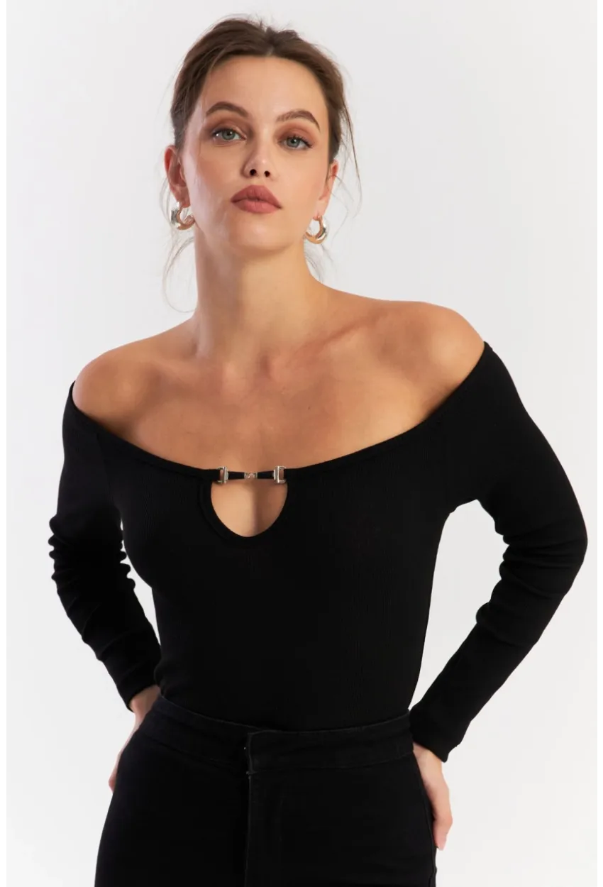 Kadın Siyah Aksesuarlı Kaşkorse Bluz EY2918